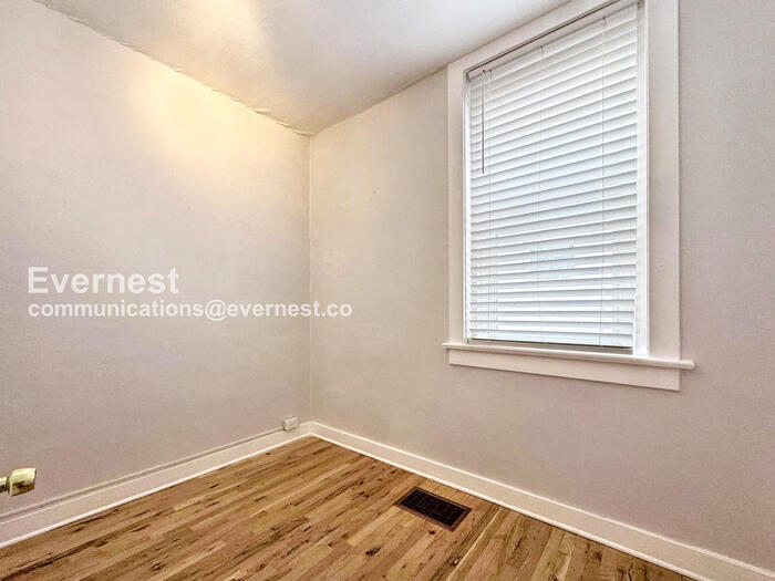 Building Photo - 1147 N Marion St