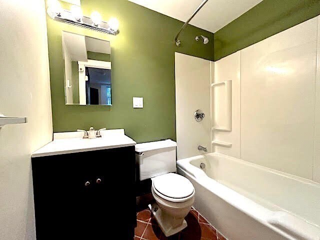 Building Photo - 12 Lawrence Rd