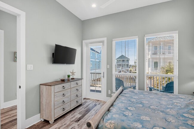 Building Photo - 3815 Seabreeze Ln