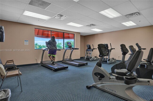 Building Photo - 8941 S Hollybrook Blvd