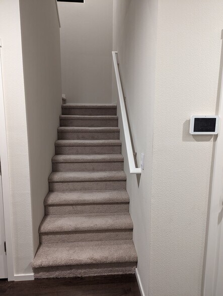 Building Photo - 1403 SW 5th St