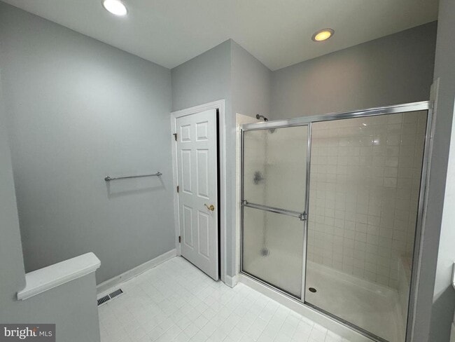 Building Photo - 15028 Gaffney Cir