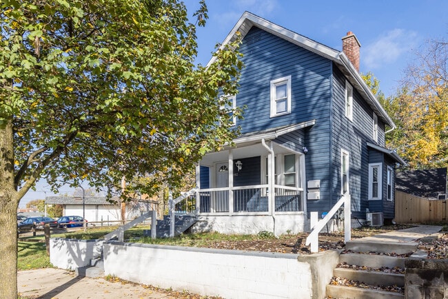 Building Photo - 482 E Jenkins Ave