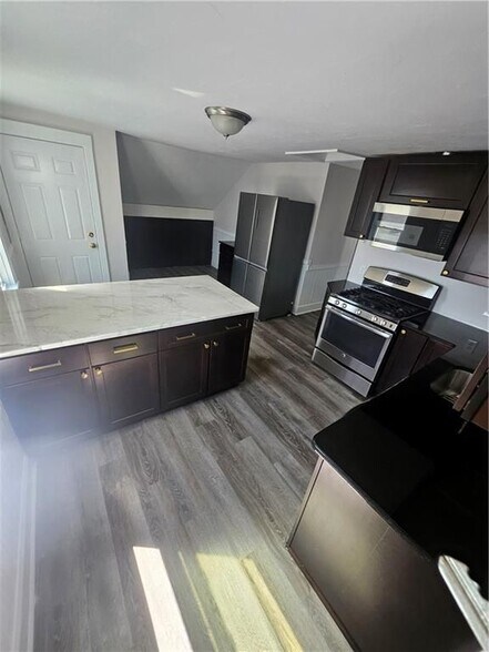 Building Photo - 157 Almy St
