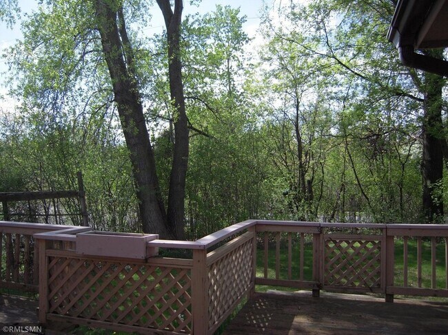 Building Photo - 668 Brentwood Ln