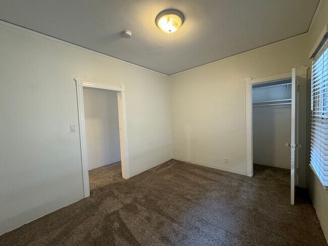 Building Photo - Welcome to Your New Home: Stunning Apartments in Orange St.