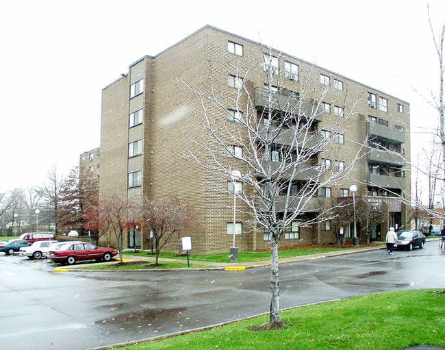 Building Photo - Warrensville Manor