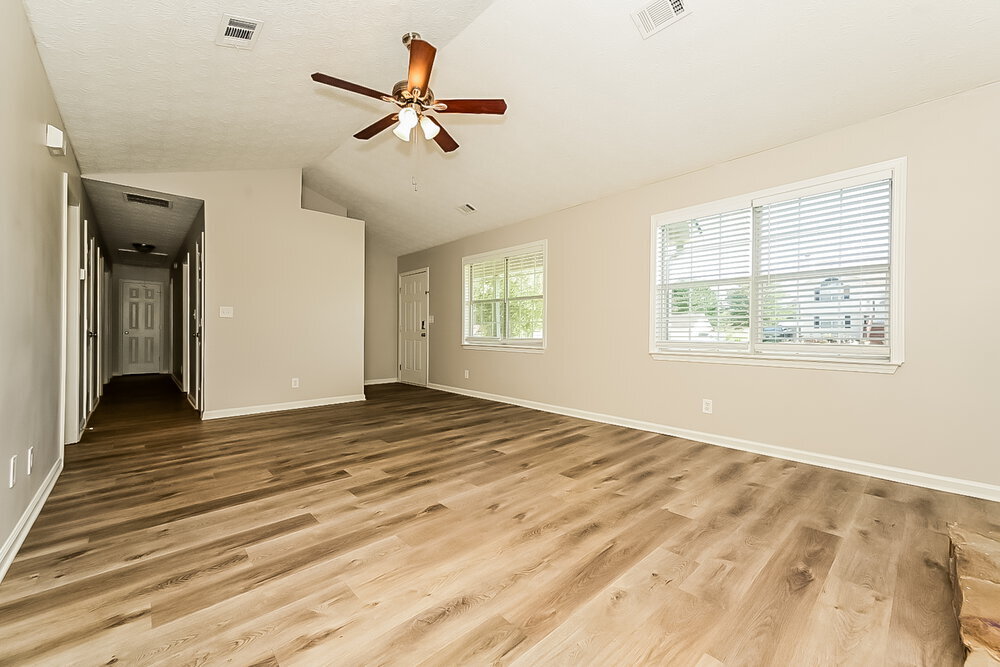Building Photo - 221 Greenleaf Dr