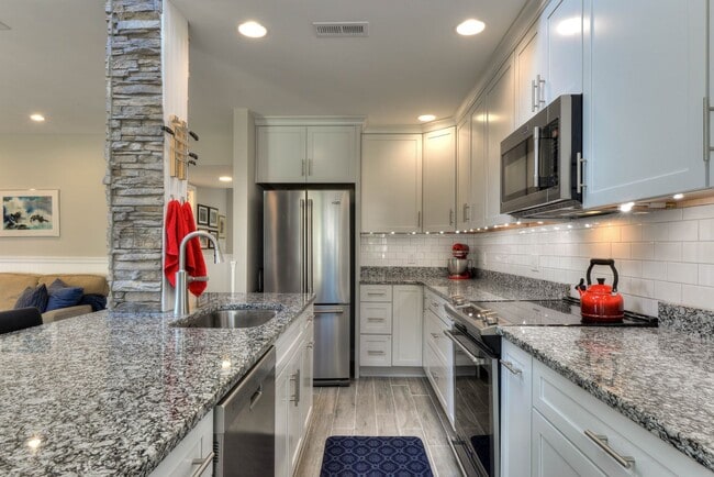 Building Photo - 2 BR, 2 BA Spring Lake Condo