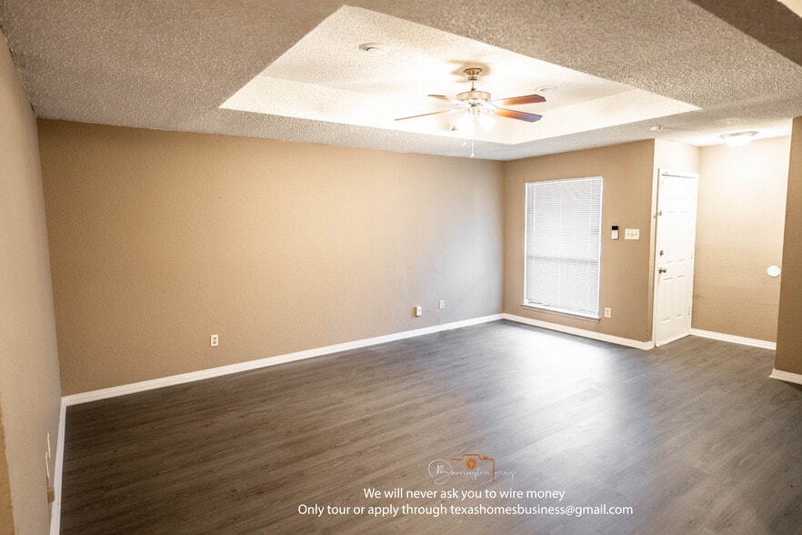 Living Room - 1811 San Rafael St