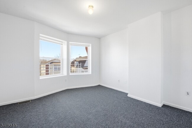 Building Photo - 44 3rd St