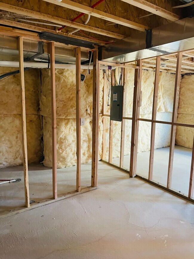 Building Photo - New Construction Townhome in Prime Riverton Location