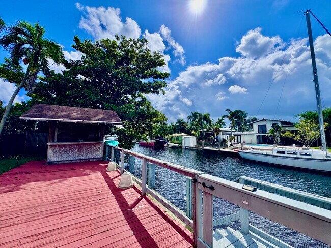 Building Photo - 1712 SW 5th St