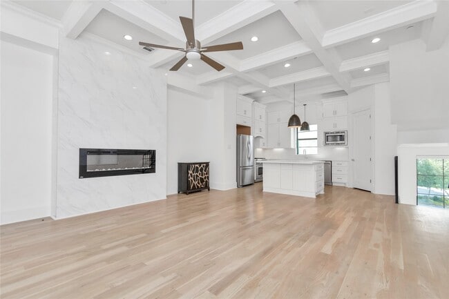 Building Photo - 5735 Winsome Ln