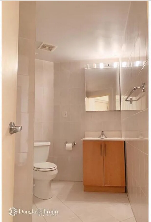 Building Photo - 970 41st St