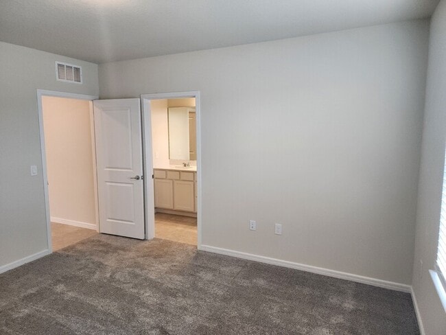 Building Photo - 1634 Delightful Dr