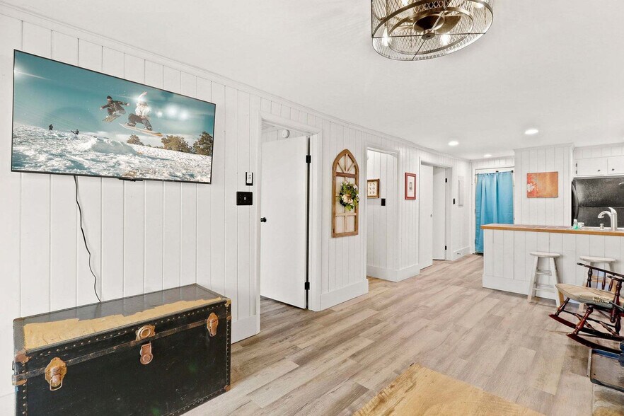 Building Photo - 102 Skiview Ln