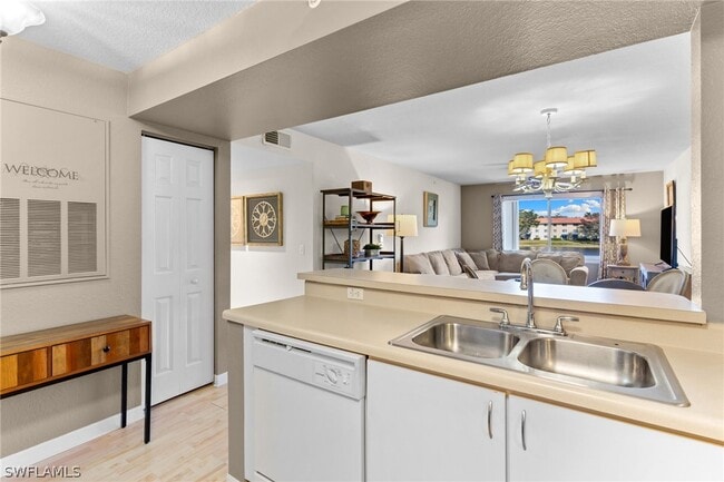 Building Photo - 8274 Key Royal Cir