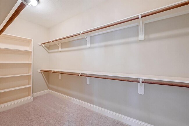 Building Photo - 5708 Petty St