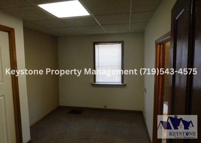 Building Photo - Freshly Painted Home - 2 Bedrooms/1 Bath/ ...