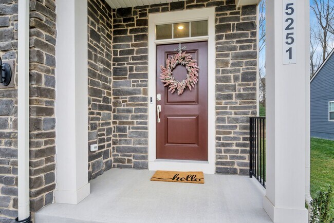 Building Photo - Spacious 3 Bedroom 3.5 Bath Townhome with Finished Basement & First-Floor Suite Near I-64