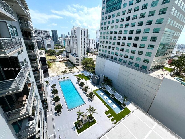 Building Photo - 690 SW 1st Ct