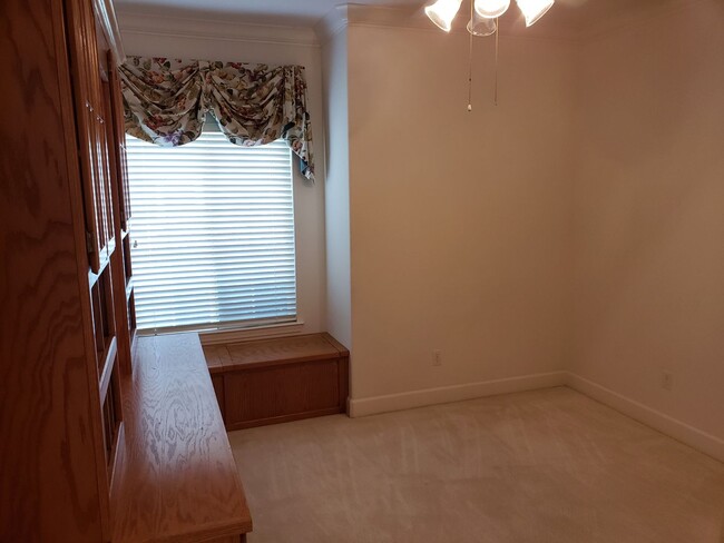 Building Photo - 3 bedroom 2 bath home in Mary Lake