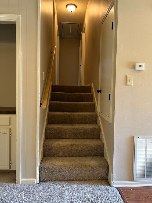 Building Photo - 14 Feldspar Ct