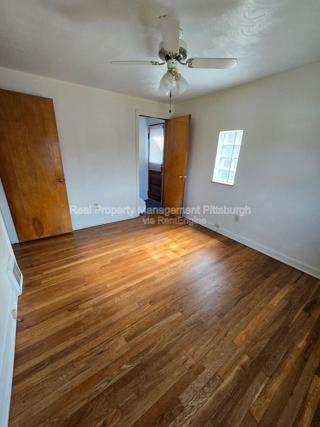 Building Photo - 4744 Lougean Ave