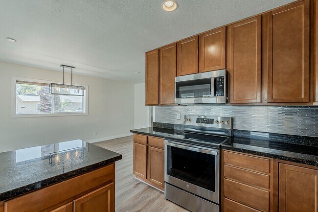 Building Photo - Three bedrooms and POOL in South Scottsdale!