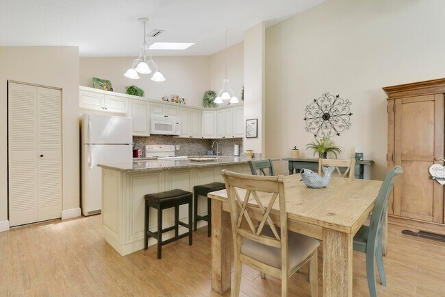 Building Photo - 1801 S US Hwy 1