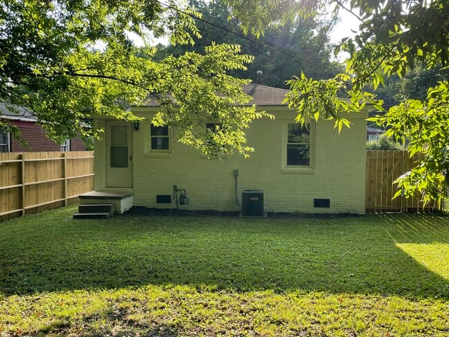 Building Photo - 1826 Taylor Ave