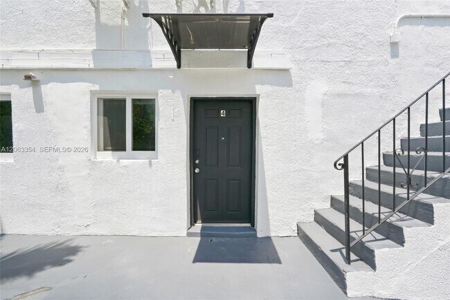Building Photo - 128 NW 9th Ave