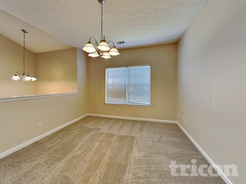 Building Photo - 1421 Highgrove Way