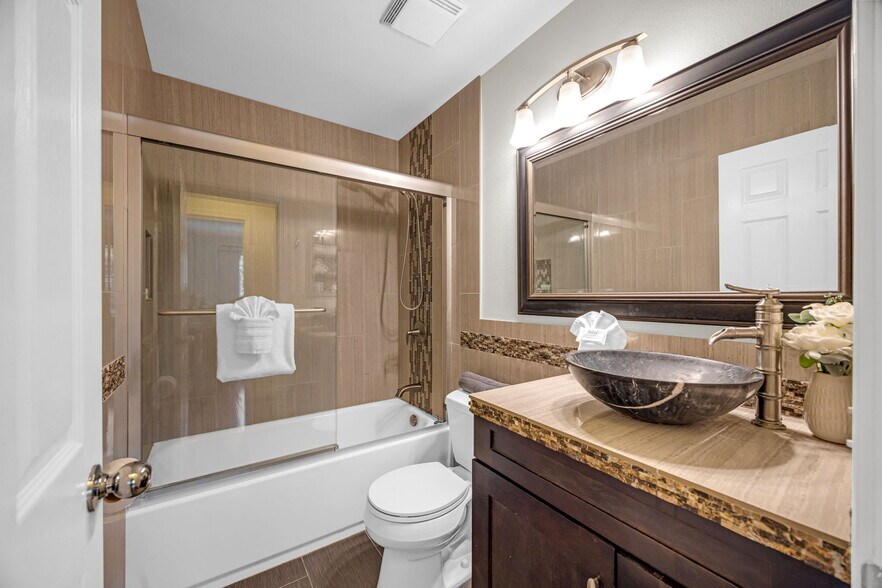 Building Photo - 3950 Kalai Waa St