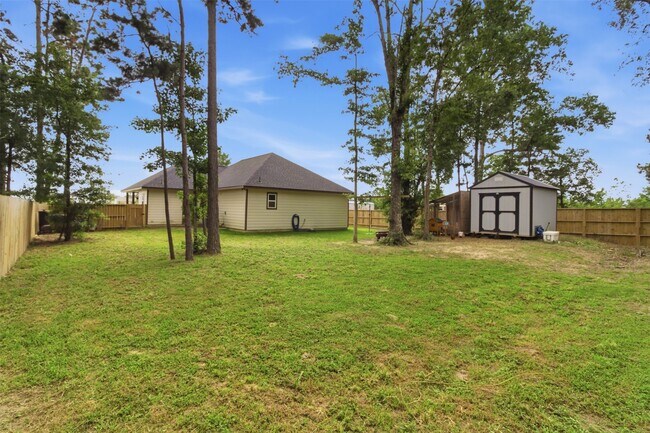 Building Photo - 16529 Kingsbury Dr