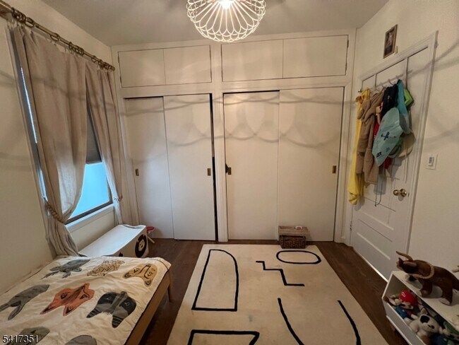 Building Photo - 33 Claremont Ave