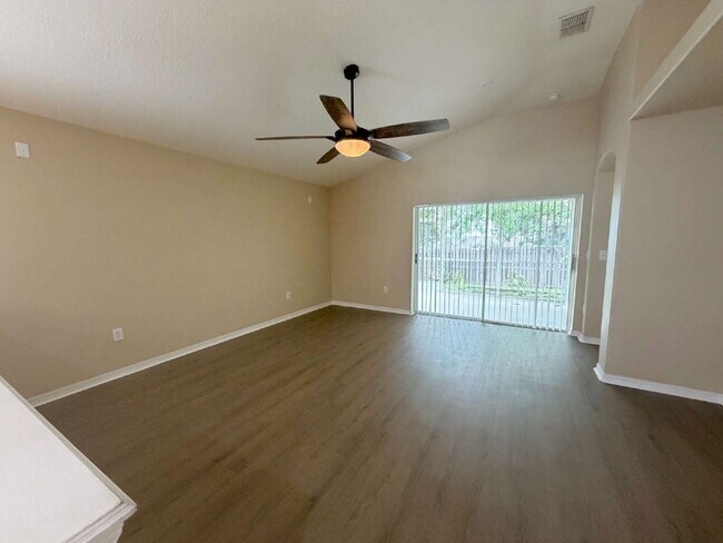 Building Photo - 24317 Summer Wind Ct