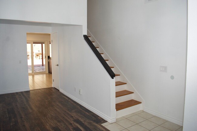 Building Photo - Bay Terrances, 4 Bd 3.5 Ba Modern House