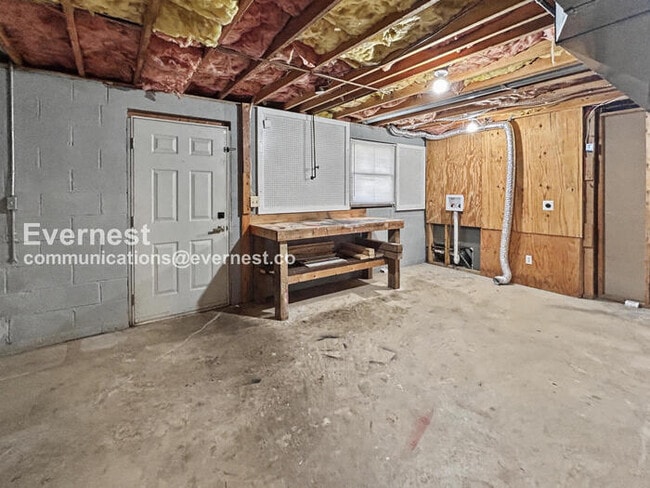 Building Photo - 10401 Bristol Ct