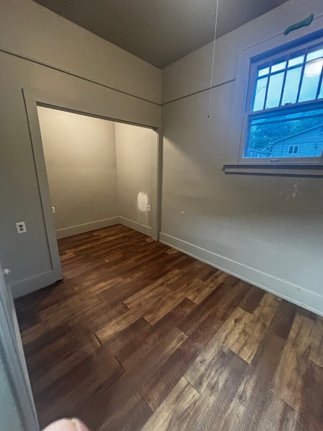 Building Photo - 501 S Walts Ave