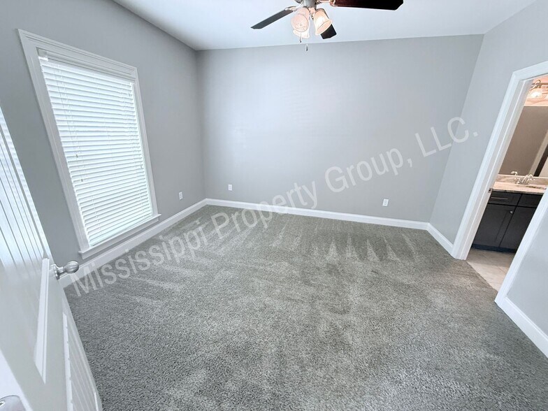 Building Photo - 224 Massee Cir