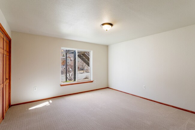 Building Photo - Durango 5 Bed 3 Bath Rental Home