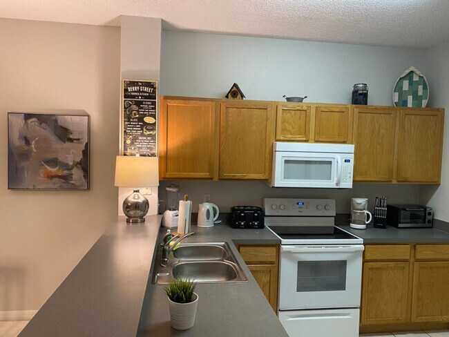Building Photo - 8523 Crystal Cove Loop