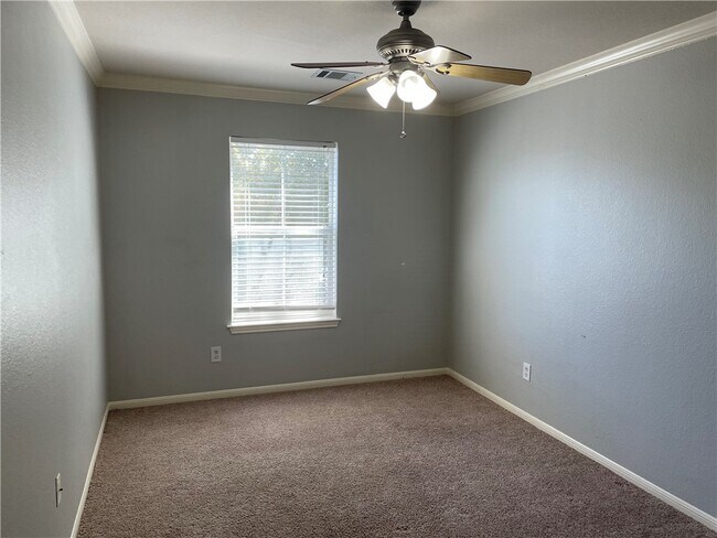 Building Photo - 3610 Eagles Nest St