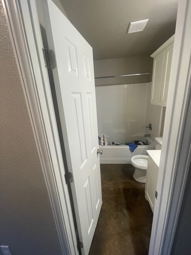 Building Photo - 133 Quail Meadows Dr