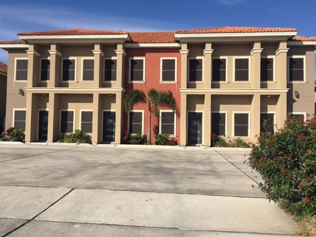 Building Photo - 1321 E Olympia Ave