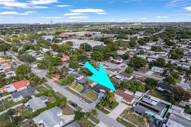 Building Photo - 801 N 70th Ave