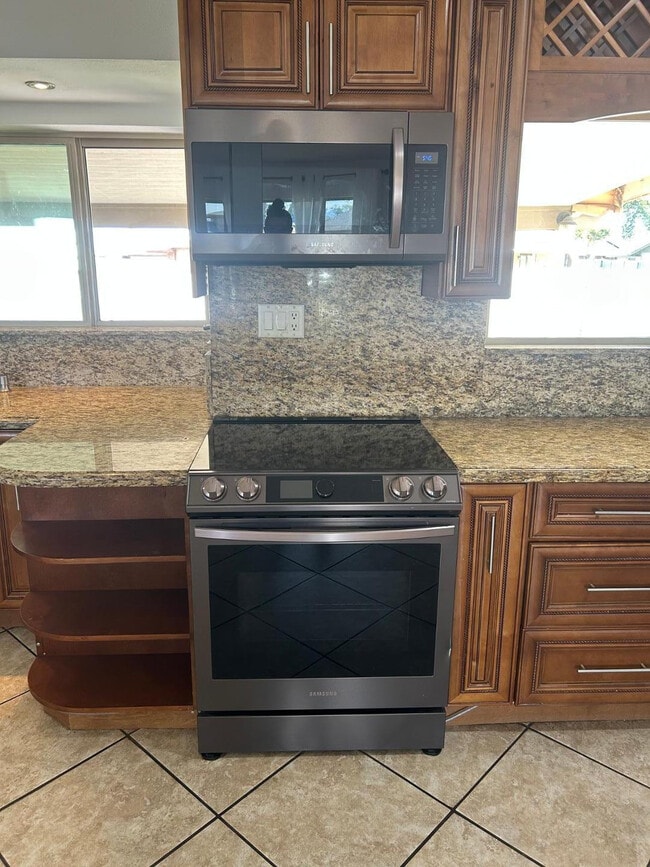 Building Photo - 6916 W Georgia Ave