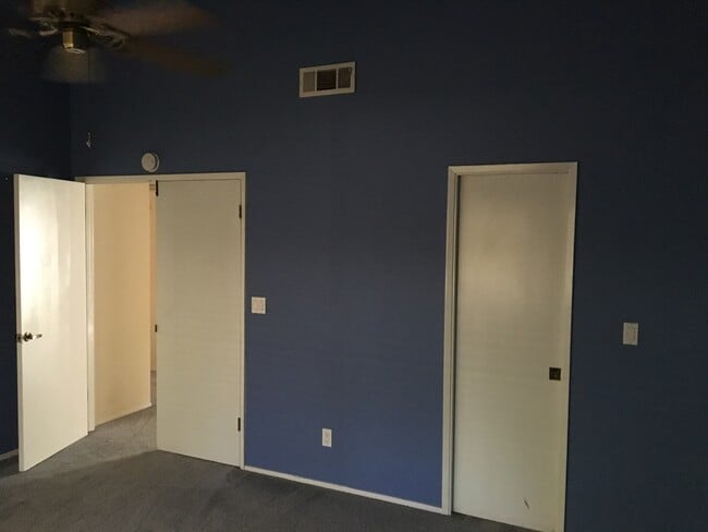Building Photo - House